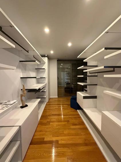 Apartament cu 4 camere decomandat în Floreasca