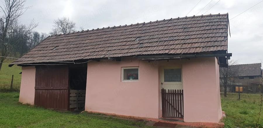 Casă cu 2 camere cu Teren 3343 Mp în Silivaș