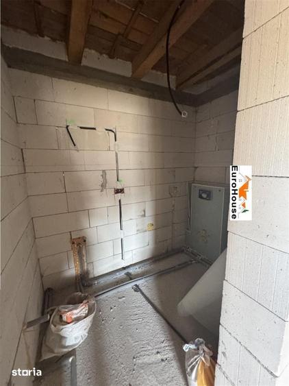 Casă cu 5 camere cu Teren 500 Mp în Ampoi 3