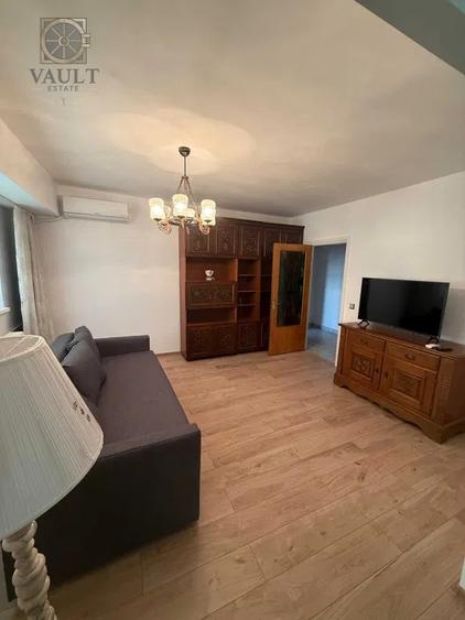 Apartament cu 4 camere decomandat, mobilat în Iancului