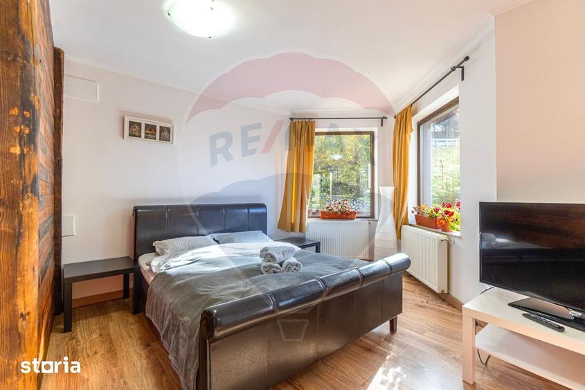 Casă cu 4 camere cu Teren 1053 Mp în Fundata
