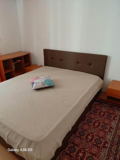 Apartament cu 3 camere decomandat în Exterior Vest