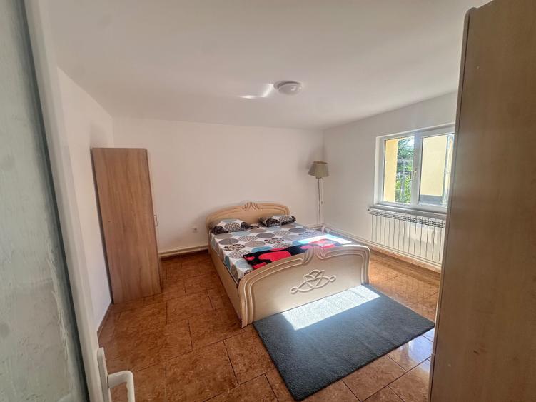 Casă cu 4 camere în Exterior Vest