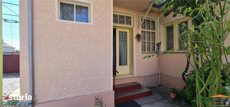 Casa pentru spatiu comercial pe calea Radnei - strada principala - 18