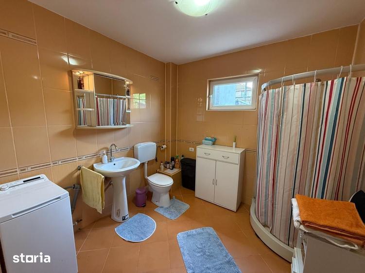Casă cu 5 camere cu Teren 650 Mp în Chiajna