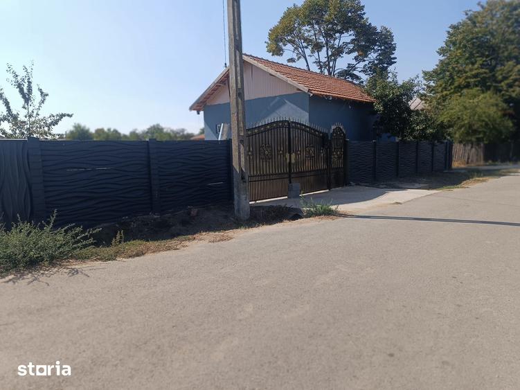 Casă cu 3 camere cu Teren 1700 Mp în Giurgița
