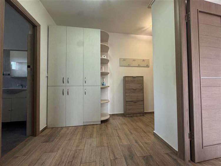 Apartament cu 2 camere decomandat, mobilat în Aeroport