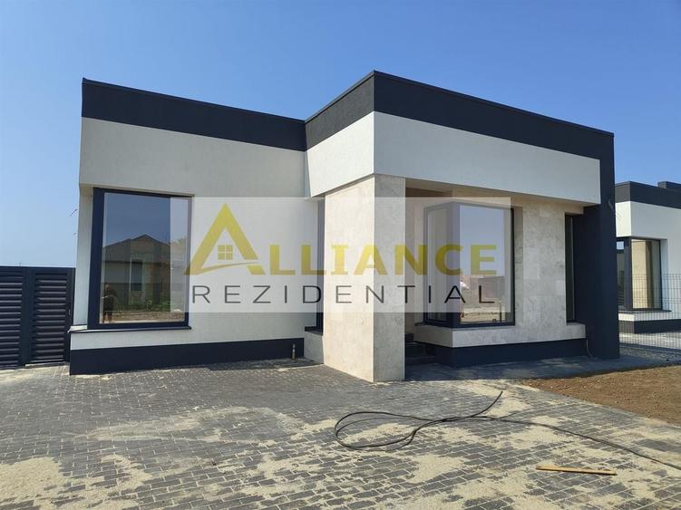 Casă individuală cu 3 camere decomandat cu Canalizare în Berceni