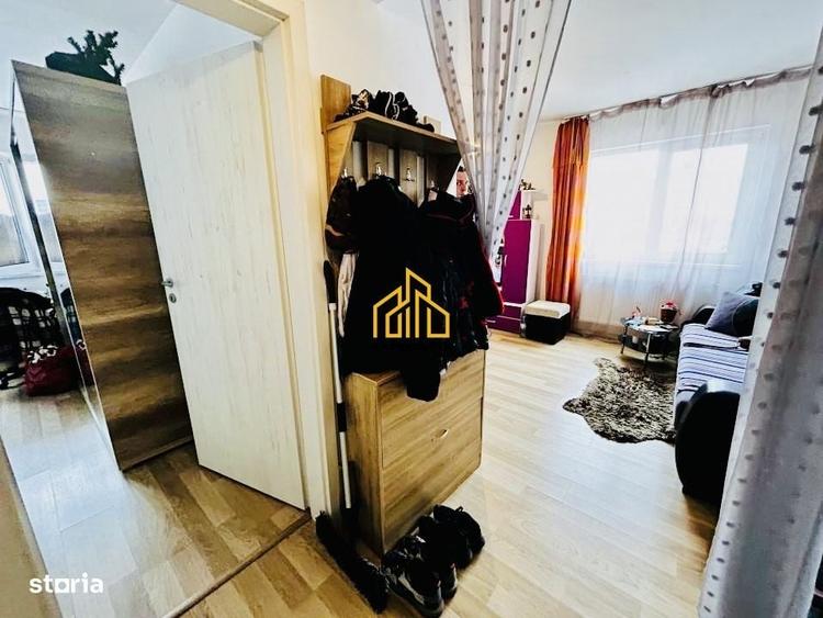 Apartament cu 2 camere semidecomandat în Roșu