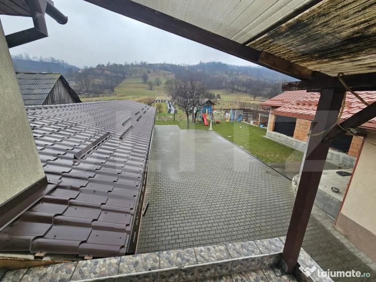 Casă cu 5 camere cu Teren 4381 Mp în Central