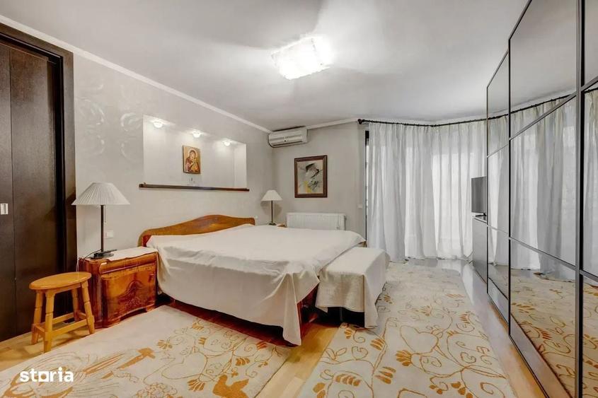Casă cu 4 camere cu Teren 300 Mp în Central