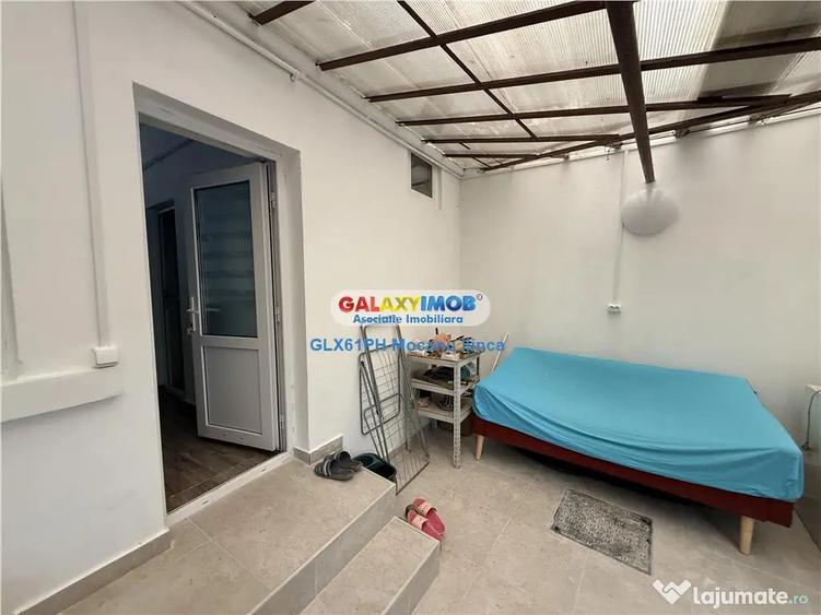 Casă cu 7 camere cu Teren 438 Mp în Central