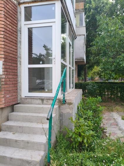 Apartament cu 2 camere decomandat în Soarelui