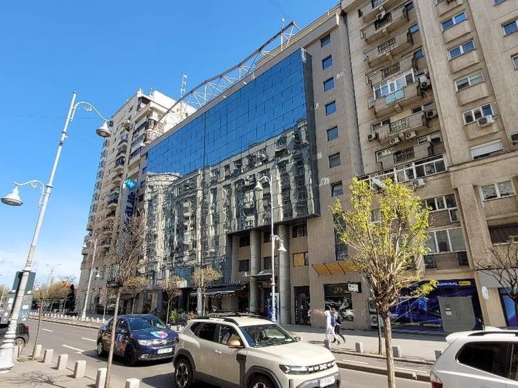 Birou, de 200 mp, în Victoriei