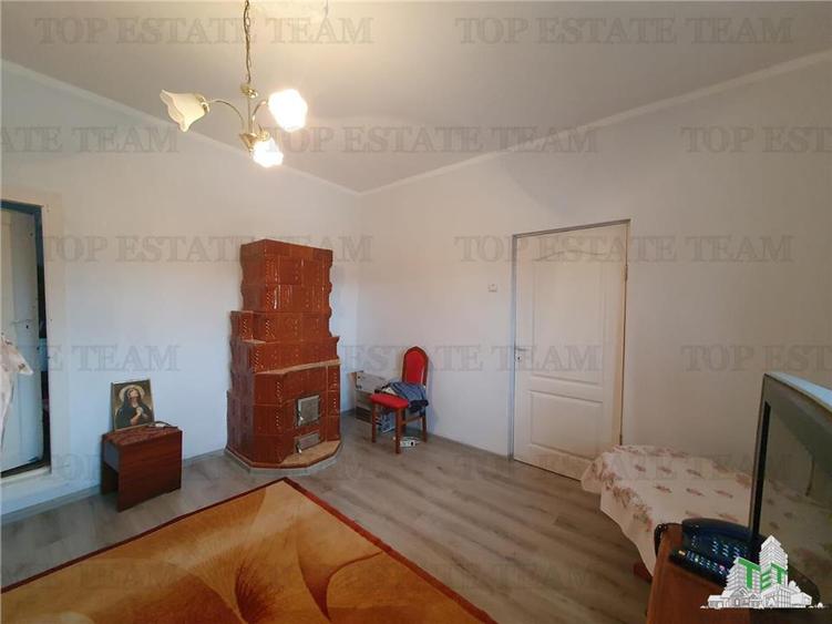 Colt de rai la tara doua case renovate cu baie, livada si vita de vie - 14