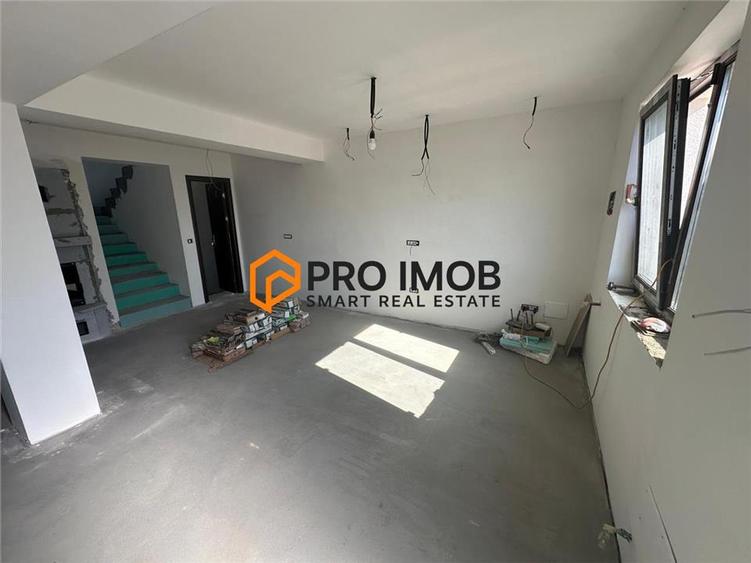 Duplex cu 4 camere cu Canalizare în Câmpineanca