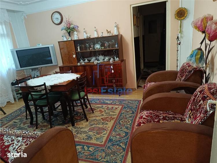 Apartament cu 3 camere semidecomandat în Zimbru