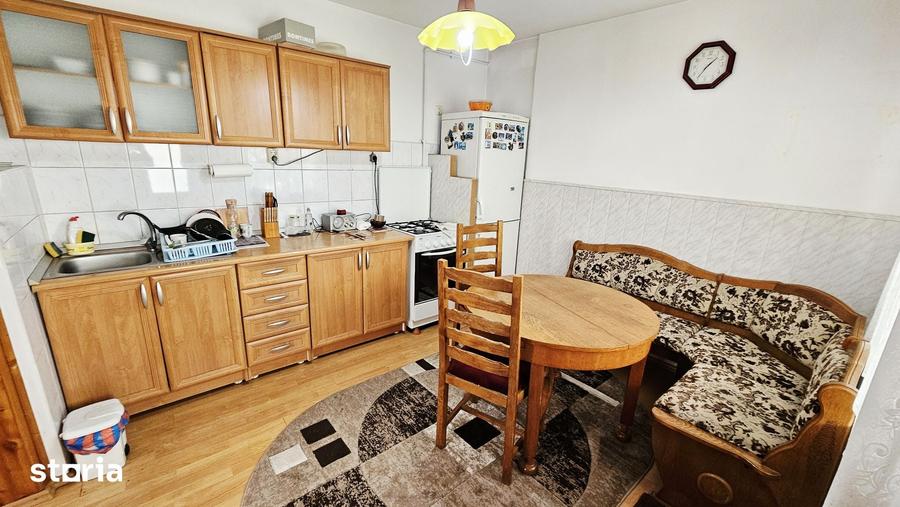 Casă cu 4 camere cu Teren 400 Mp în Central