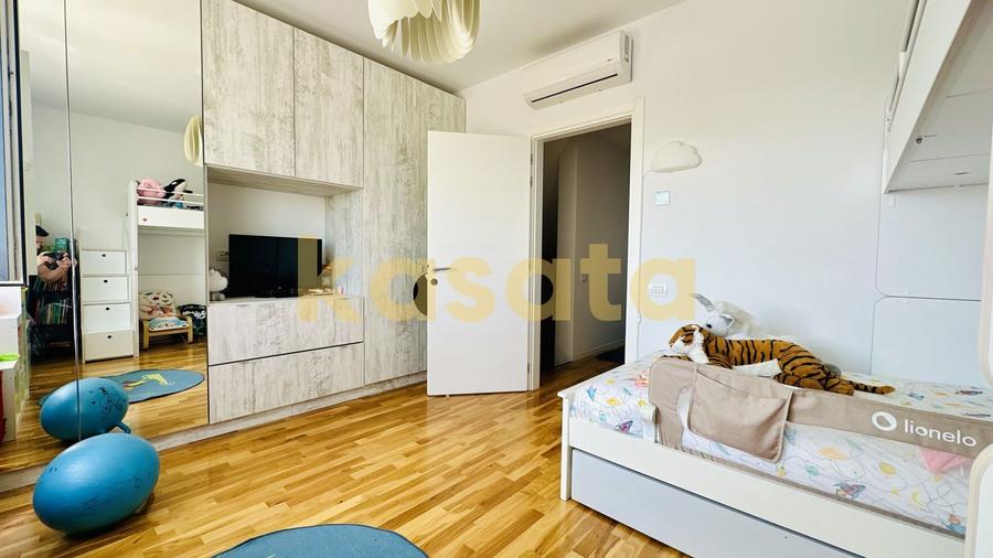 Duplex cu 5 camere cu Canalizare în Central