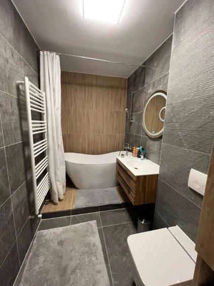Apartament cu 3 camere decomandat în Avantgarden