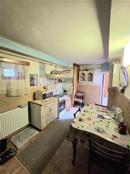 Casă cu 4 camere cu Canalizare în Casa de Cultură