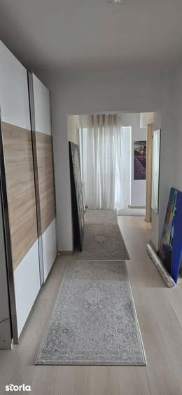 Apartament cu 3 camere decomandat, mobilat în Băneasa