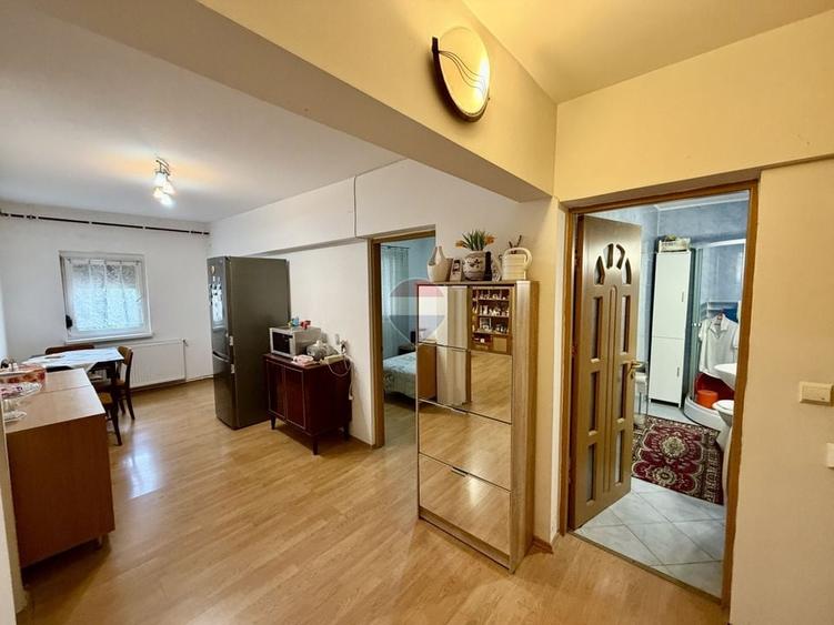 Apartament cu 2 camere decomandat în Sud
