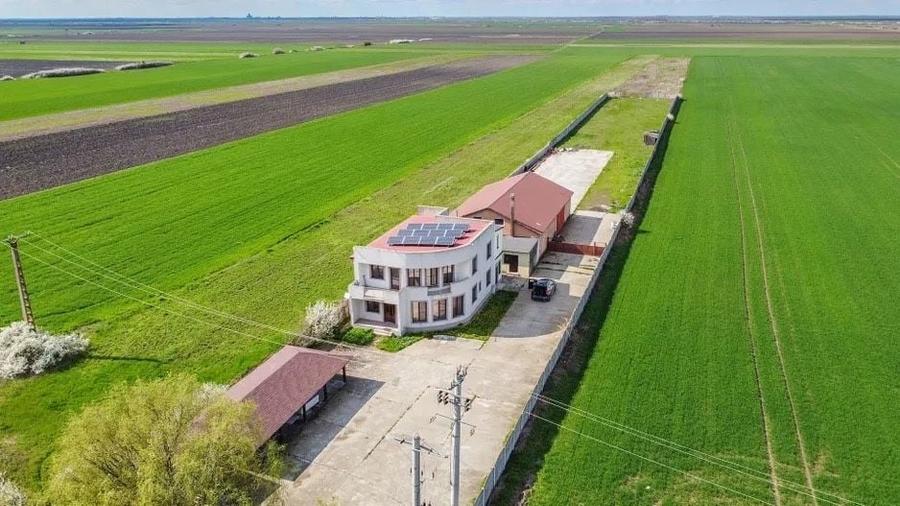 Casă cu 4 camere cu Teren 9848 Mp în Beregsău Mic
