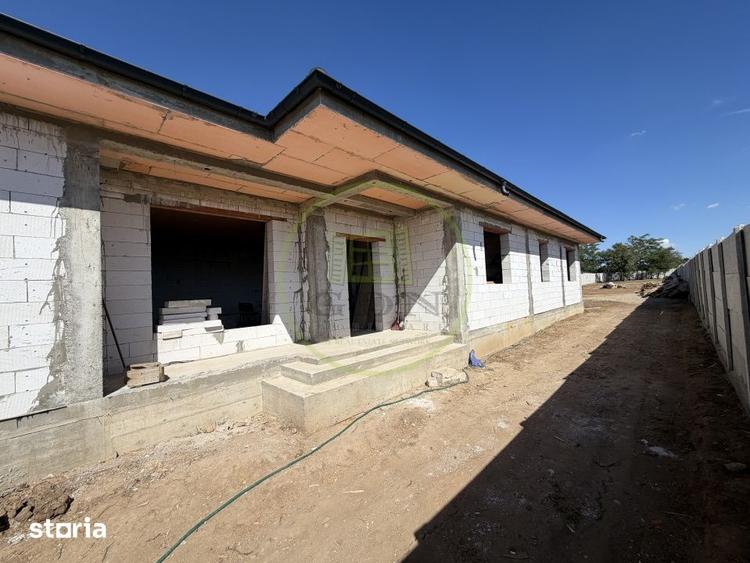Casă cu 3 camere cu Teren 1533 Mp în Central