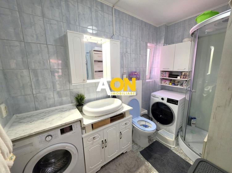 Apartament cu 3 camere decomandat, mobilat în Ampoi 3