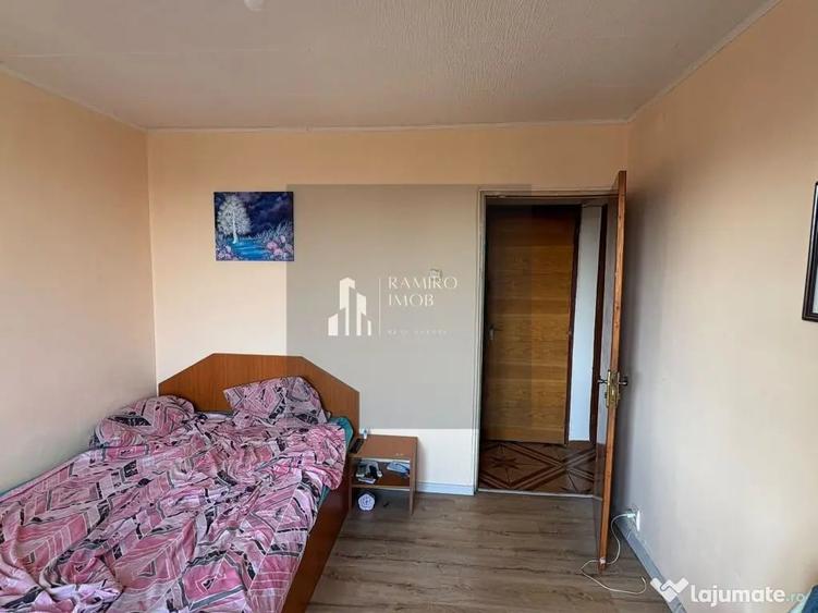 Apartament cu 3 camere decomandat în Apărătorii Patriei