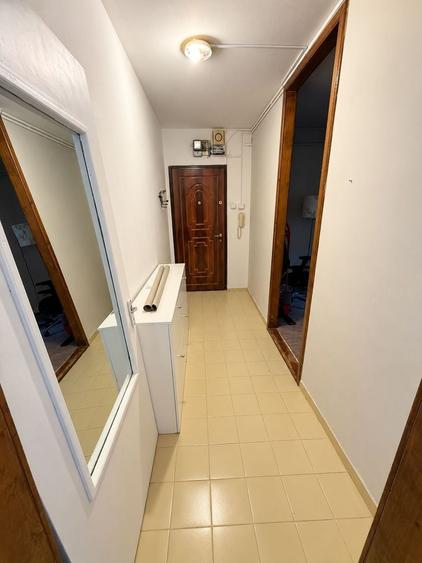 Apartament cu 2 camere semidecomandat, mobilat în Buziașului