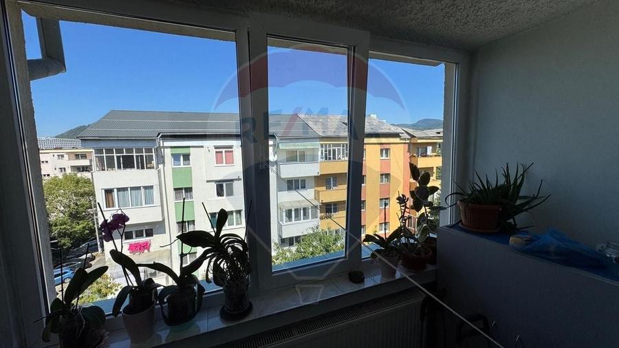 Apartament cu 3 camere decomandat, mobilat în Ultracentral