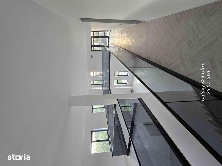Casă cu 6 camere cu Teren 2300 Mp în Central