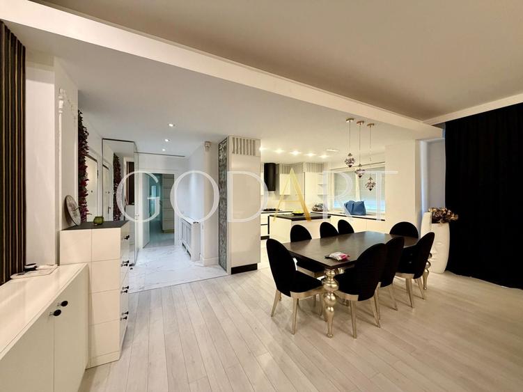 Apartament cu 5 camere semidecomandat, mobilat în Șoseaua Nordului