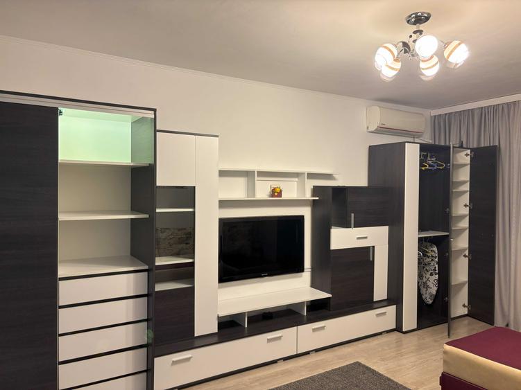 Apartament cu 2 camere decomandat în Crângași