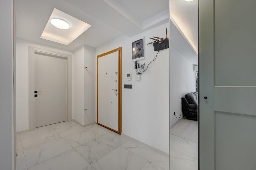 Apartament cu 3 camere decomandat în Titan