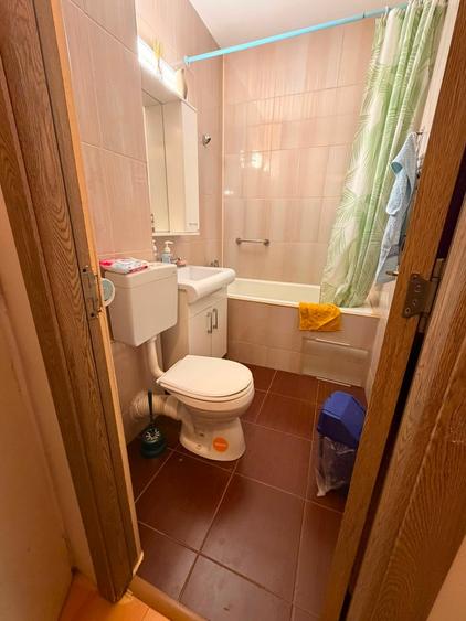 Apartament cu 3 camere semidecomandat în Drumul Taberei