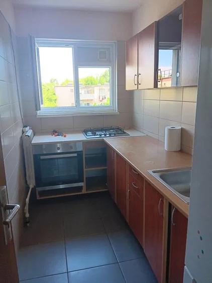 Apartament cu 2 camere semidecomandat, mobilat în P-ța Reșița