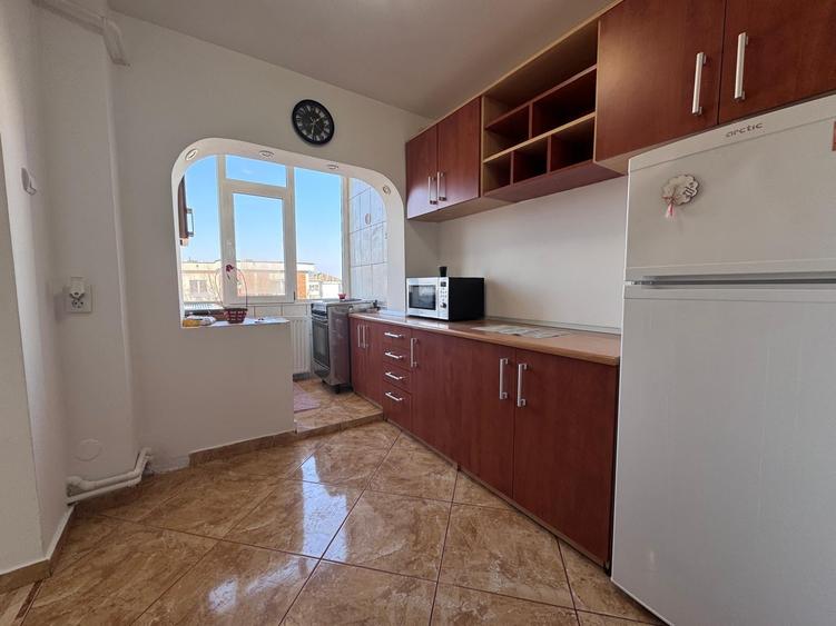 Apartament cu 2 camere decomandat în Banca Națională