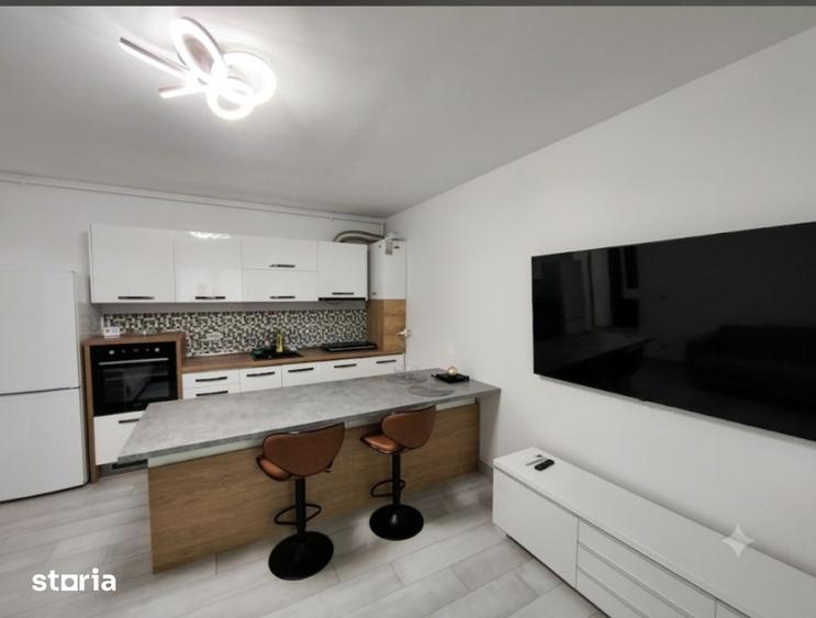 Apartament cu 3 camere, mobilat în Central
