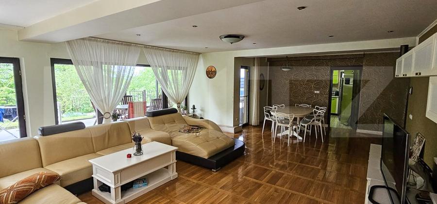 Casă individuală cu 7 camere cu Canalizare în Europa