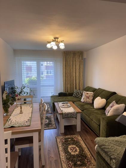 Apartament cu 4 camere decomandat în Tudor