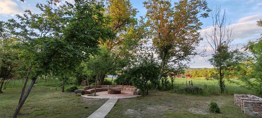 Casă cu 4 camere în Vărădia de Mureș