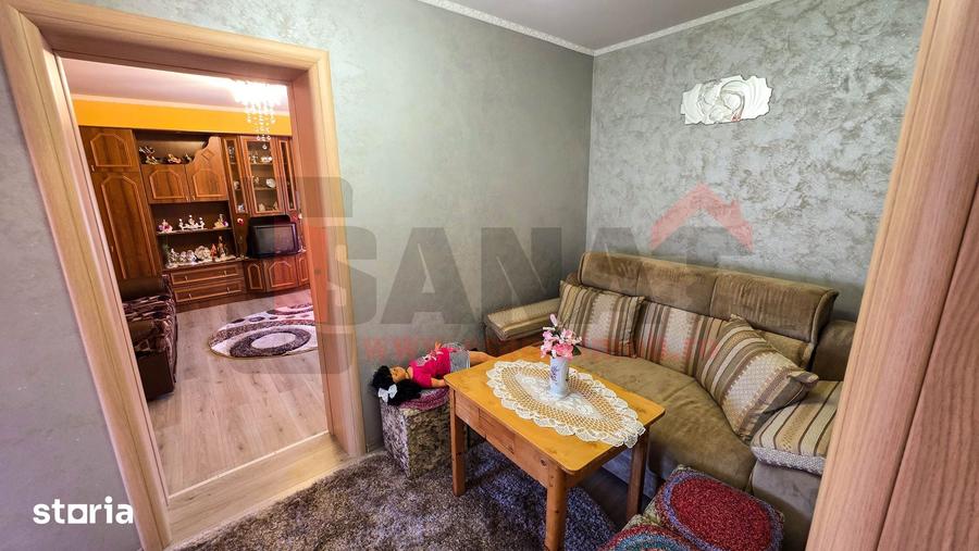 Casă cu 4 camere cu Teren 1456 Mp în Slimnic