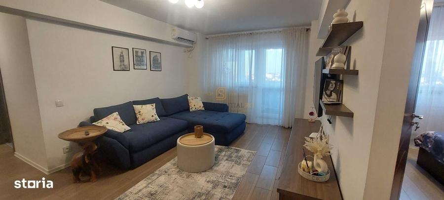 Apartament cu 3 camere semidecomandat în Apărătorii Patriei