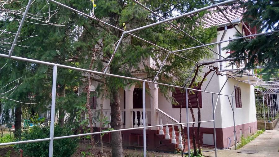 Casă cu 4 camere în Covăsinț