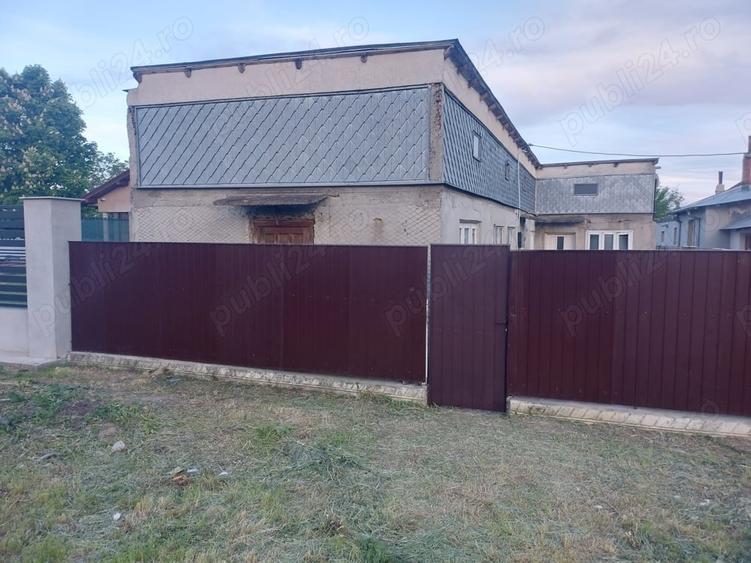 Casă cu 3 camere cu Teren 400 Mp în Vulturu