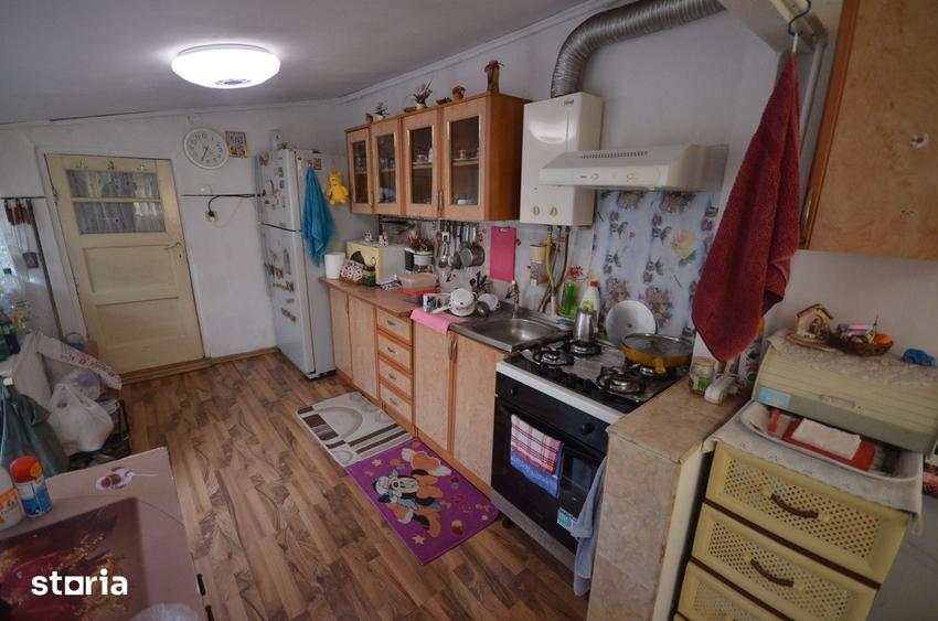 Casă cu 4 camere cu Teren 600 Mp în Andronache