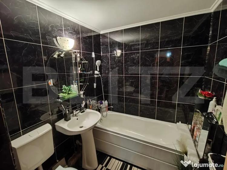 Apartament cu 3 camere decomandat în Sud